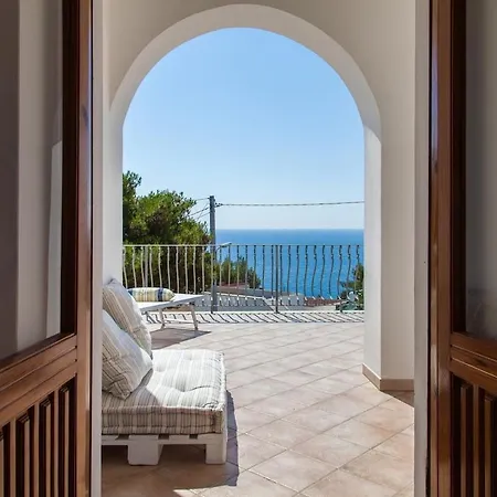 فيلة Loreta Luxury Floor *