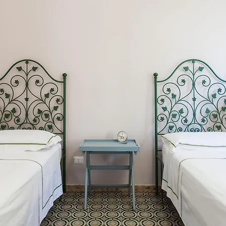 Loreta Luxury Floor فيلة