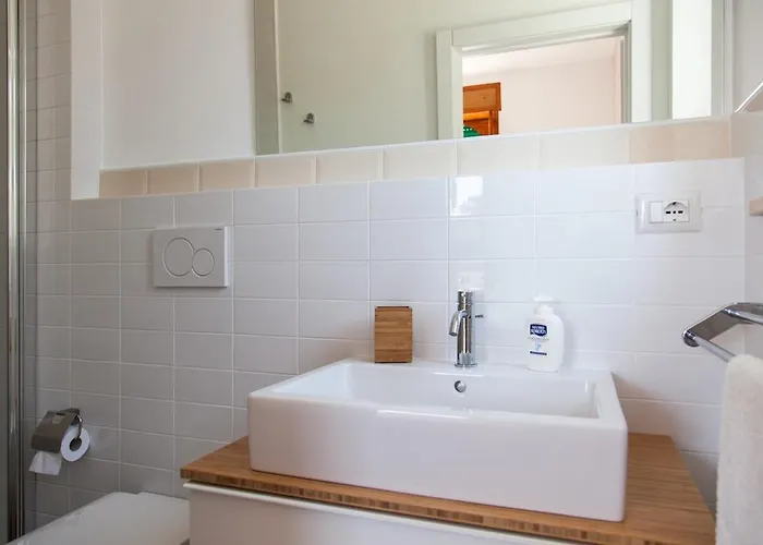 Loreta Luxury Floor *